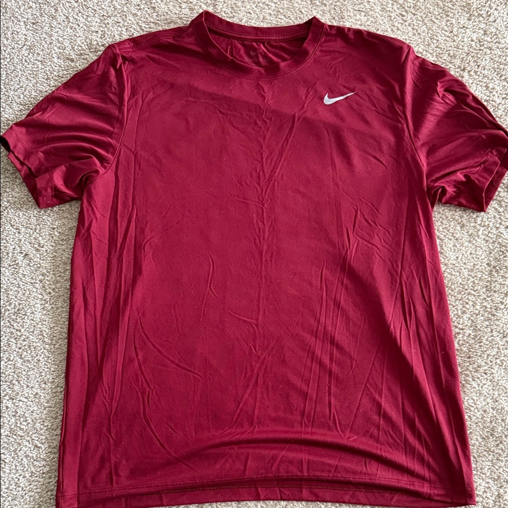 Nike Men's Maroon Short Sleeve Tee